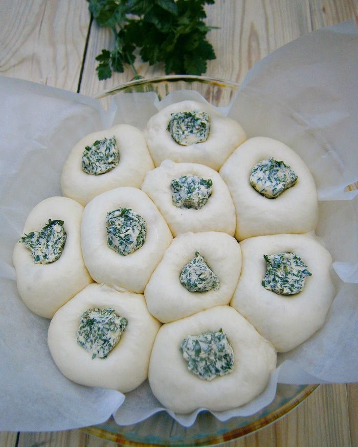Булочки с пряным сливочным маслом