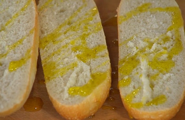 Сэндвич с говядиной, грибами и сельдереем 