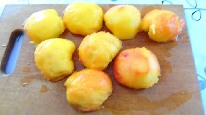 Клафути с персиками