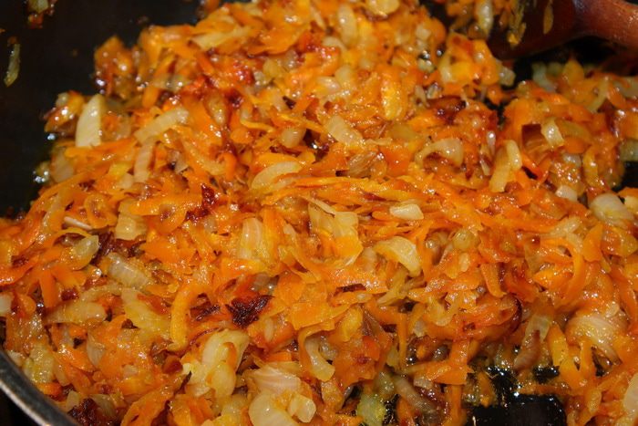 Консервированный салат из баклажанов с кабачками