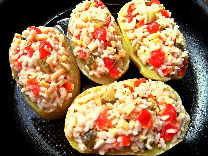 Закуска в картофельных лодочках