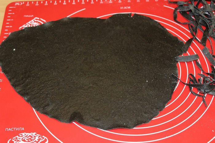 Паста с чернилами каракатицы