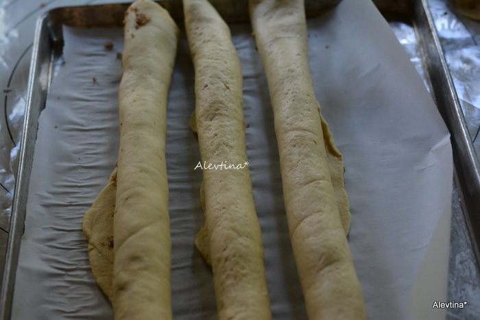 Домашняя булка с пеканом и корицей