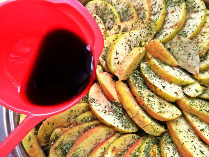 Капуста под яблоками