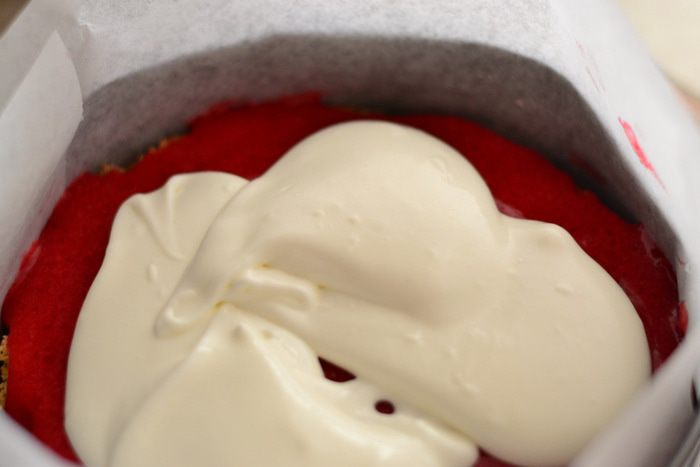 Медовый торт с малиновым мармеладом