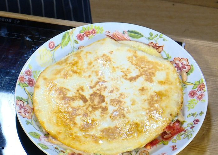 Кесадилья с курицей и сыром 