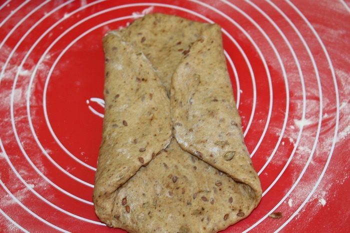 Хлебцы с цельнозерновой мукой и солодом