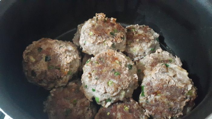 Мясные котлеты с гречкой и кабачковое пюре