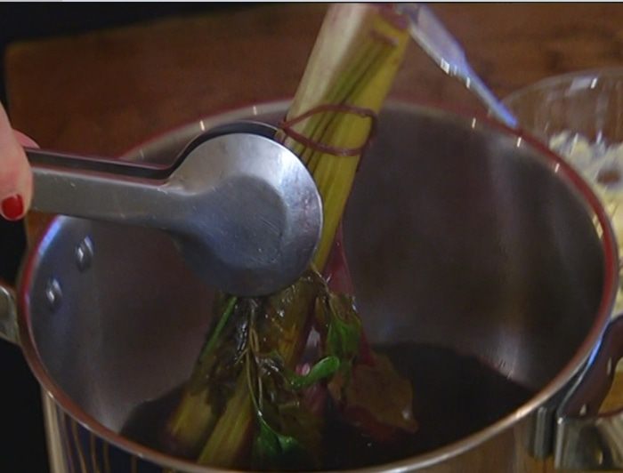 Карп, томленный в красном вине