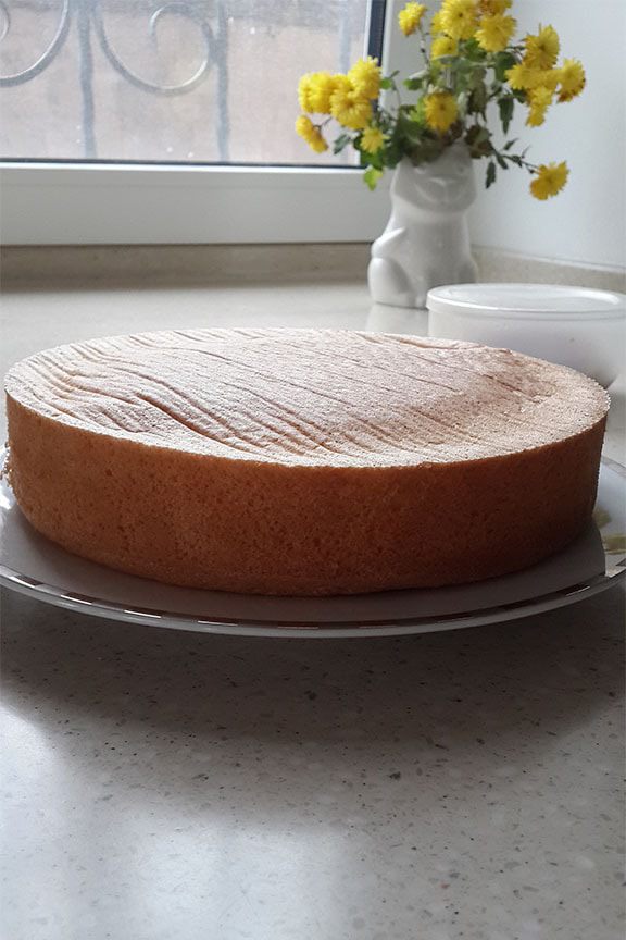 Торт с клубничным сиропом и лимонным кремом