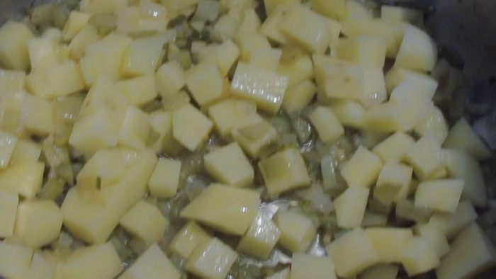 Суп с баклажанами и брокколи 