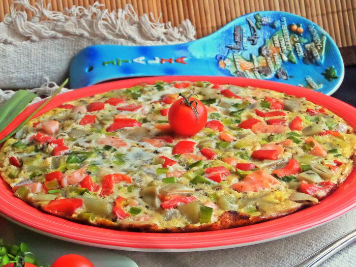 Фриттата с лососем и картофелем