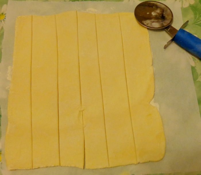 Мясные шарики со шпинатом в слоеном тесте с фаршированными шампиньонами