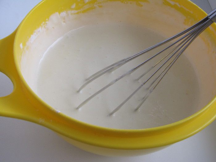 Нежный пирог с яйцами и зеленым луком