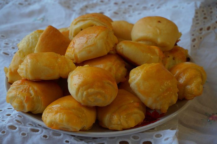 Сдобные булочки с сыром