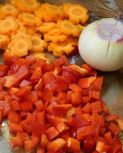 Сырно-томатный суп на курином бульоне