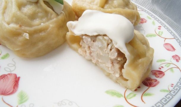 Манты со свининой и картофелем