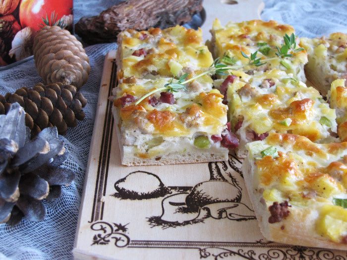 Открытый пирог с мясом, картофелем и цукини