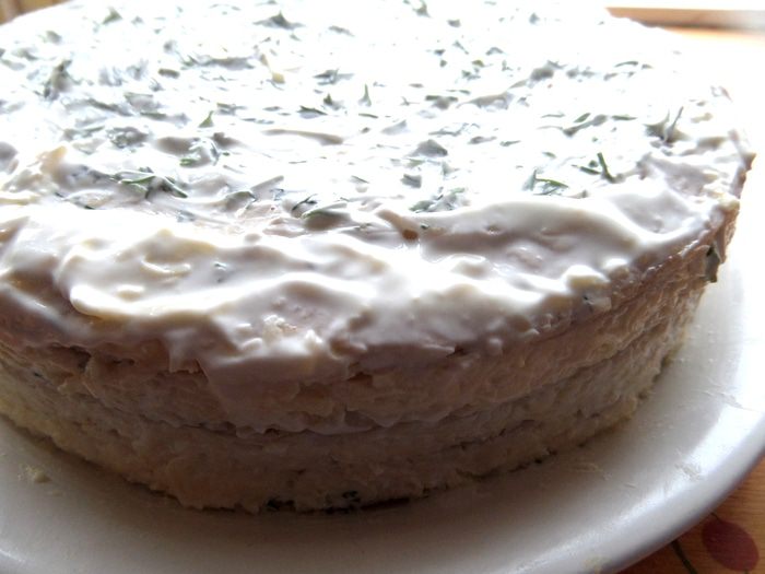 Торт из лосося с прослойкой из хачапури