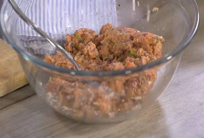 Бургеры с семгой и огурцом 