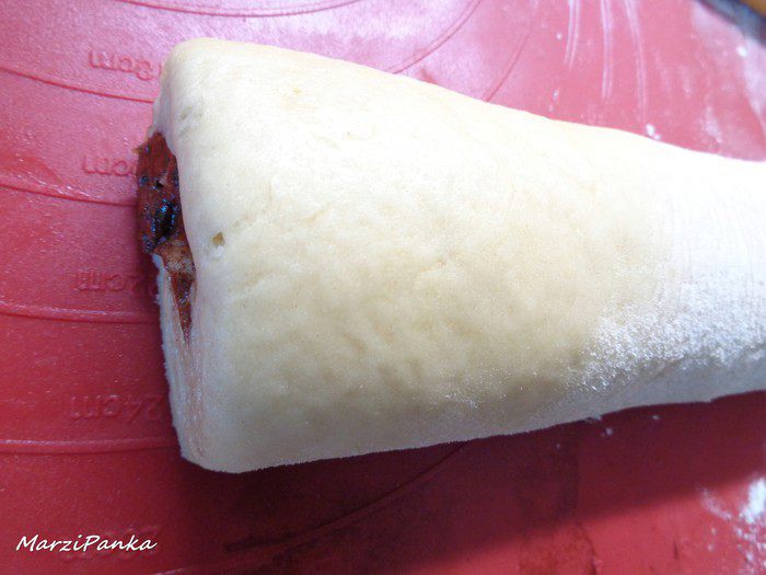 Булочки-улитки с изюмом и корицей