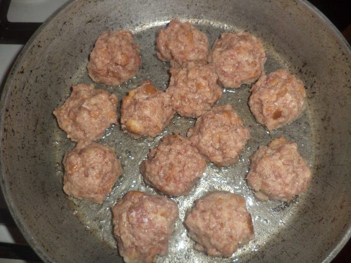 Пряный рис с овощами и фрикадельками