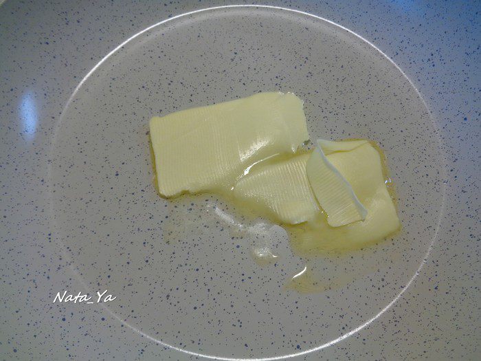 Запеченные блинчики с яблоками и сгущенкой