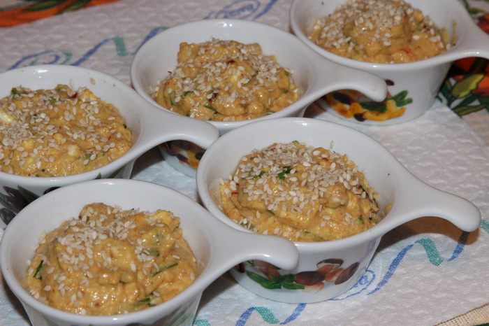 Закусочные кексы с брынзой и зеленью