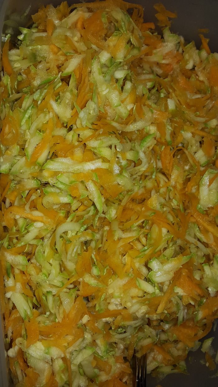 Кабачково-тыквенная запеканка с зеленью и овсяными хлопьями