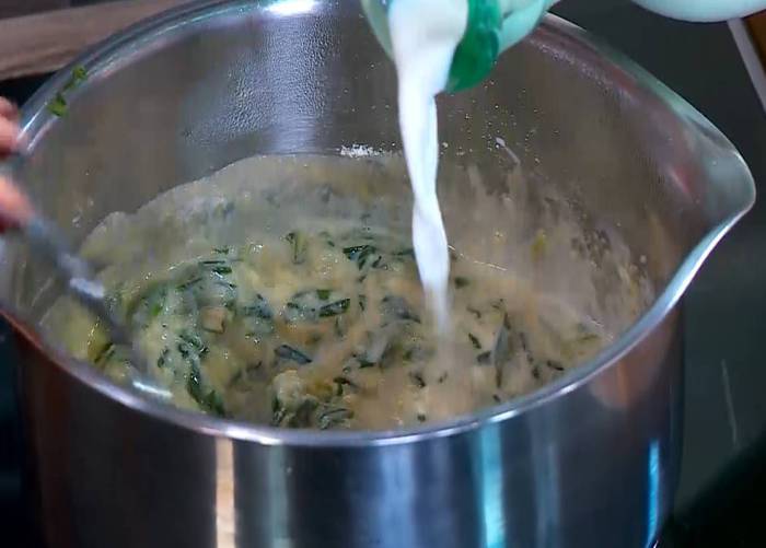 Сырное суфле с зеленым луком и кукурузной мукой 