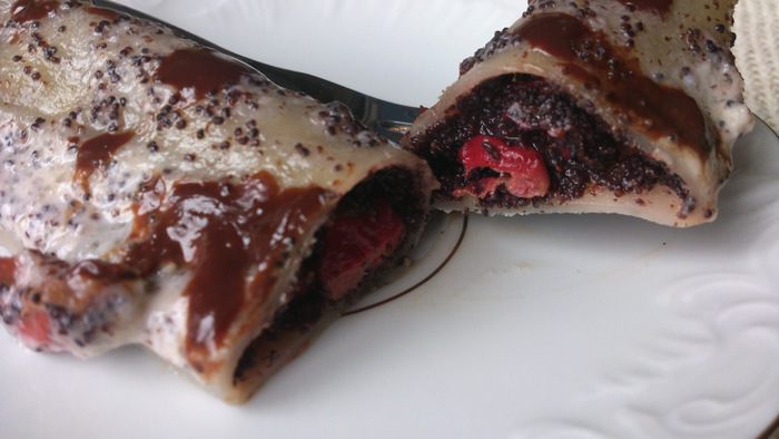 Каннеллони с маково-вишневой начинкой