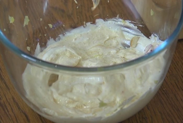 Куриные грудки в пряном сметанном маринаде