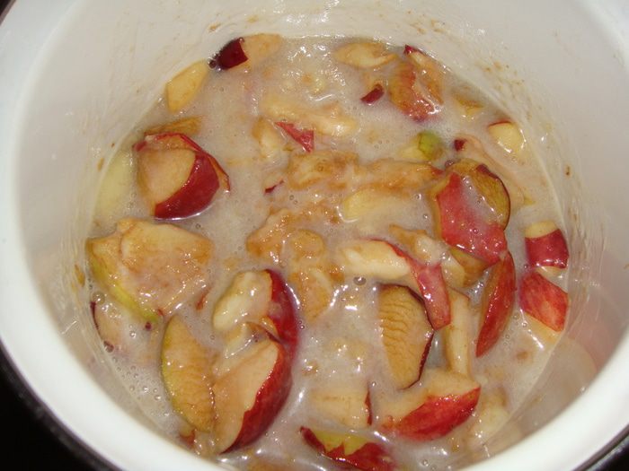 Пирог с яблоками в сливках
