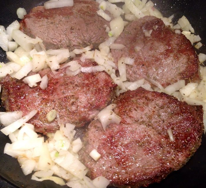 Говядина, тушенная с морковью