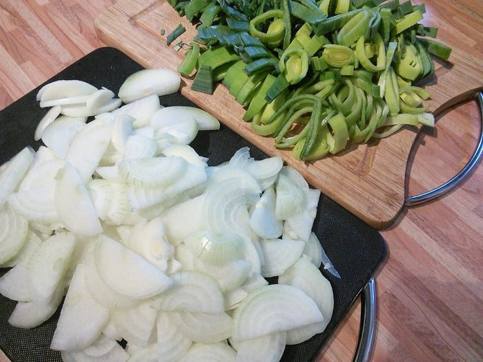 Луковый суп с хлебной корочкой 