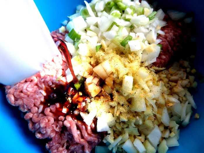 Мясные лепешки на сковороде