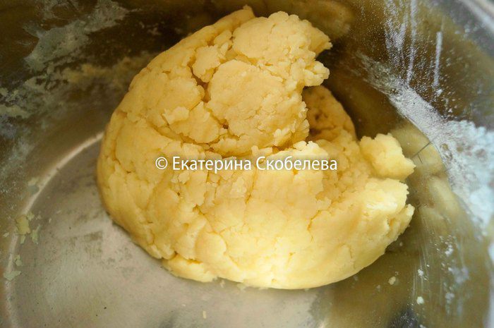 Пирог из заварного теста с ароматнейшей мясной начинкой