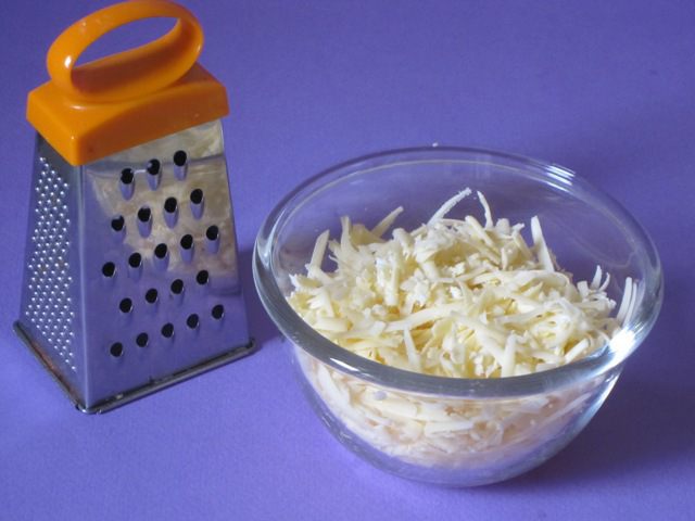 Мясной слоеный салат