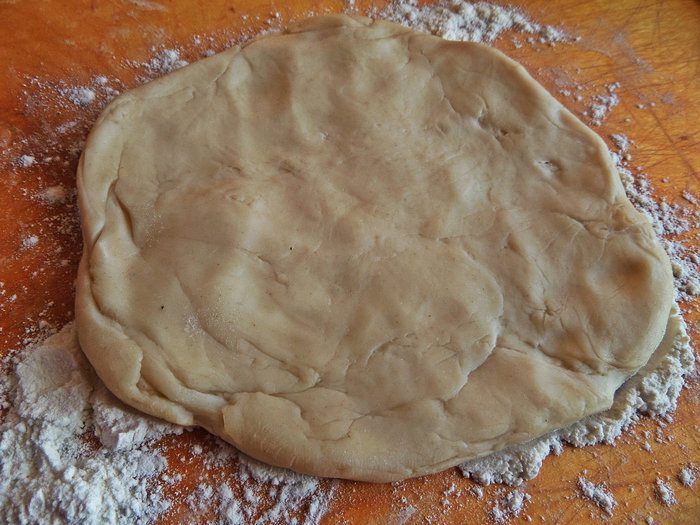 Курочка, запеченная в съедобной тарелке