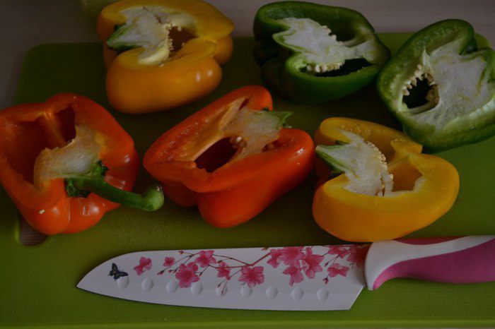 Перец, фаршированный кускусом и грибами
