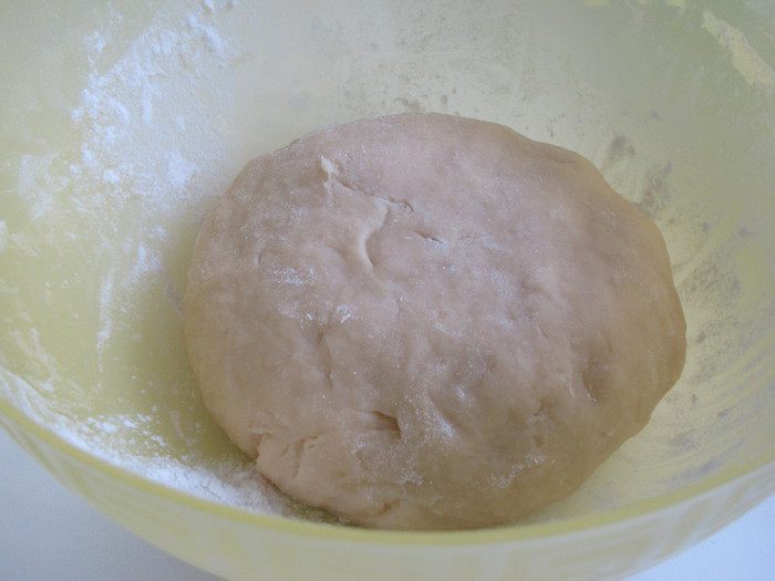 Улитка с маком и сливами