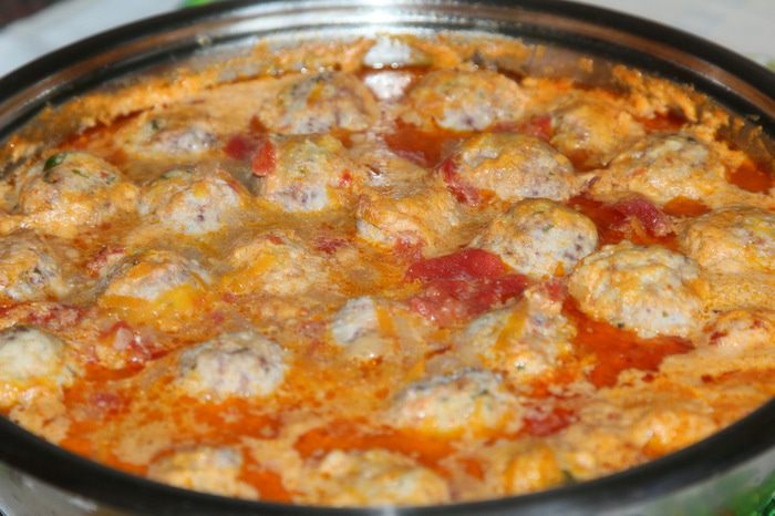 Куриные фрикадельки в томатном соусе