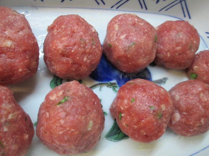 Шашлычки-фрикадельки в ленточках из цукини