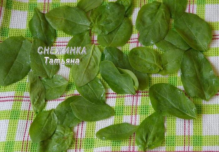 Летний салат с клубникой