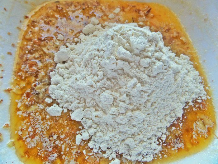 Карамельные маффины с малиной
