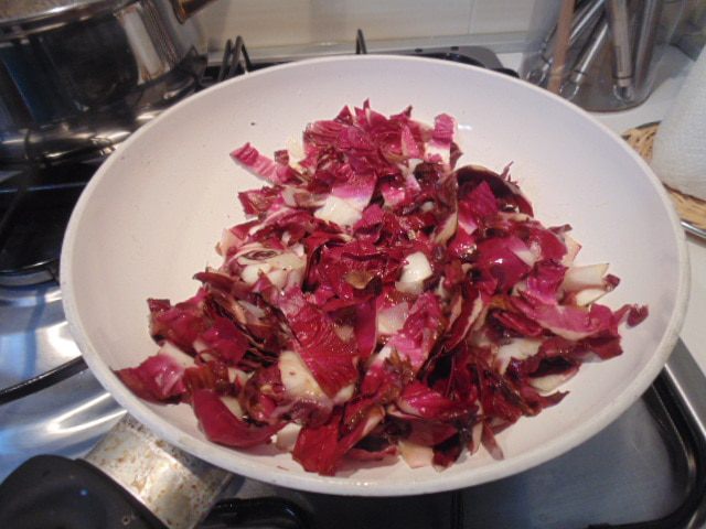 Гречневые блины с начинкой из цикория и фарша