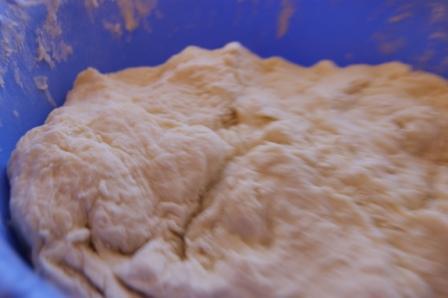 Фокачча с помидорами черри и цедрой апельсина в мультиварке