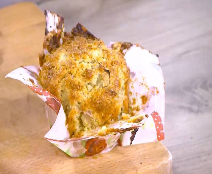 Сливочные булочки с ревенем 