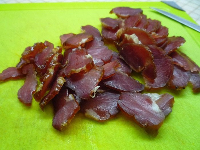 Блинные рулетики из тыквы с копченостями и йогуртом