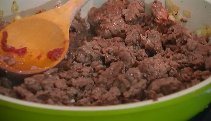 Фаршированные макароны под соусом бешамель 